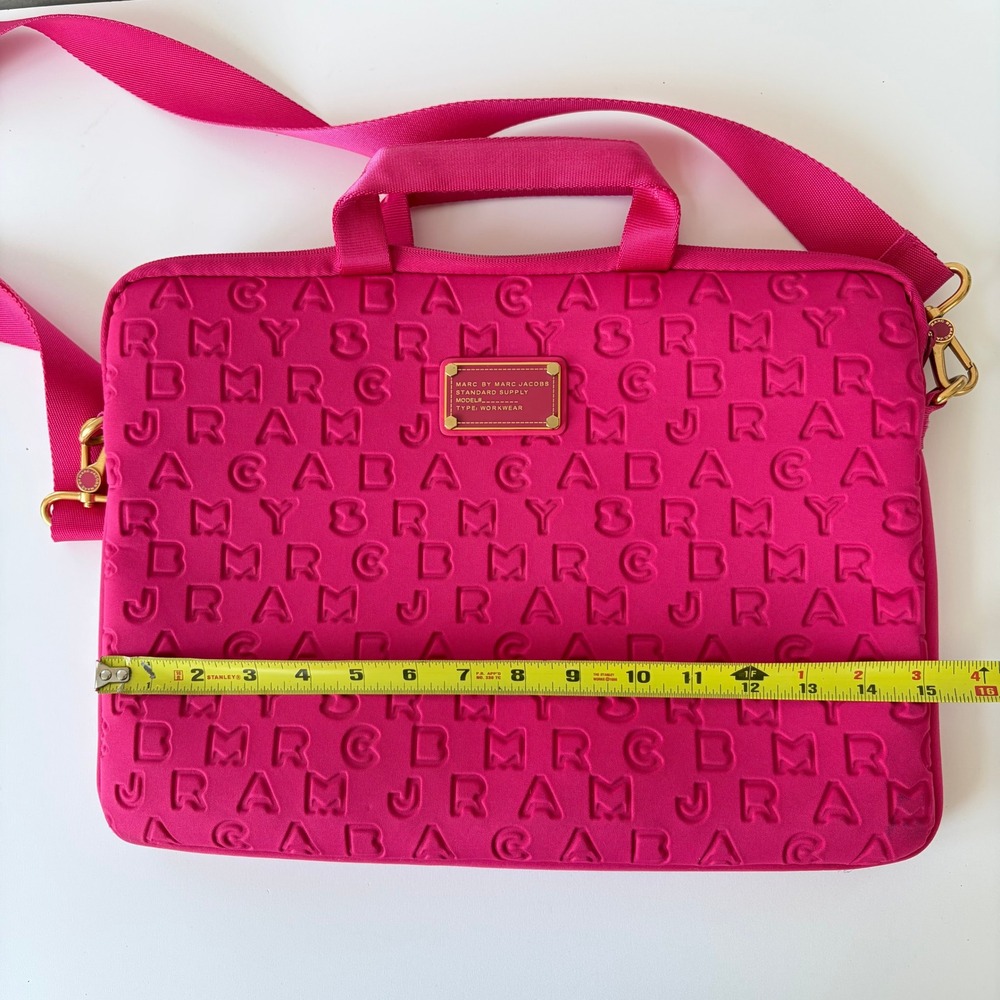 Marc by Marc Jacobs Jumbled Logo Neoprene Laptop Bag Hot Pink Gold Hardware - Picture 10 of 11